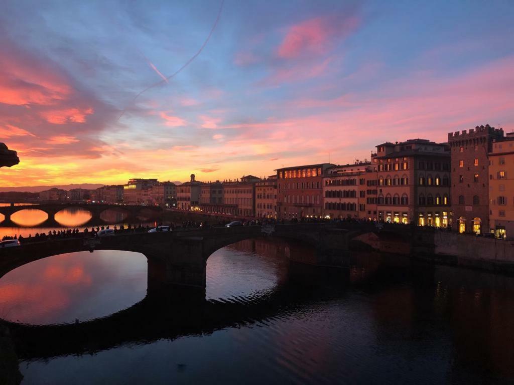 Historical Apartment Spectacular Arno View With Balcony From 12 Th Century. 피렌체 외부 사진